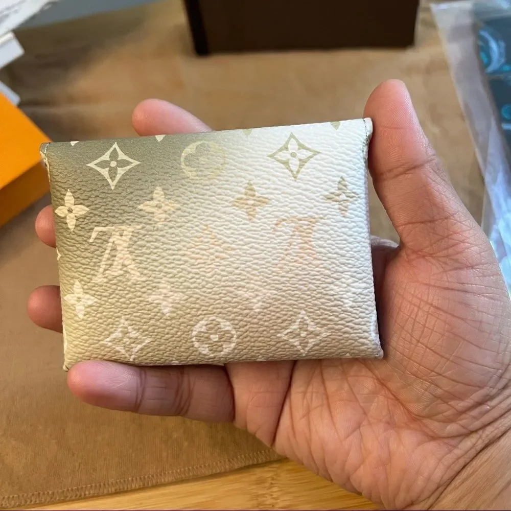 LOUIS vuitton small kirigami spring in the city